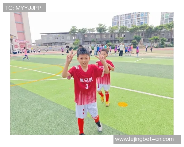 广州少年足球培训班助力青少年成长与技能提升的最佳选择 广州少年足球培训班助力青少年成长与技能提升的最佳选择