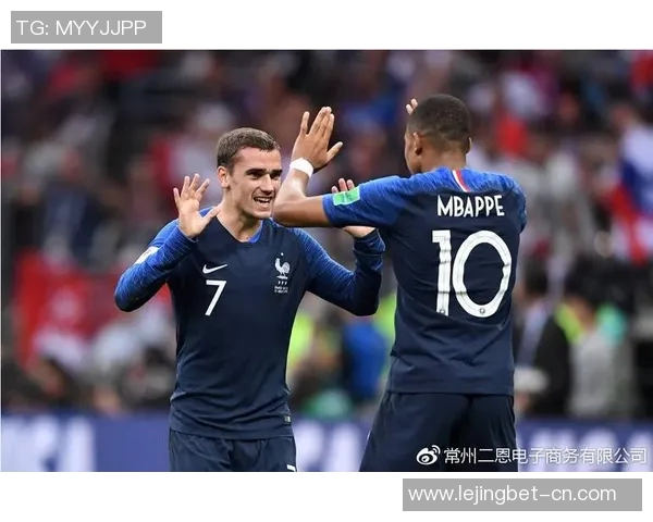 拉奎拉足球:激情与梦想交织的绿茵场上演绎传奇与希望 拉奎拉足球:激情与梦想交织的绿茵场上演绎传奇与希望